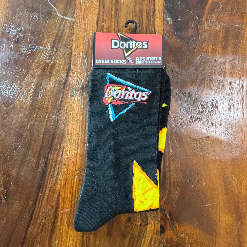 Doritos Mens Crew Socks Black Graphic Nacho Cheese Chip Print Size 6-12 New